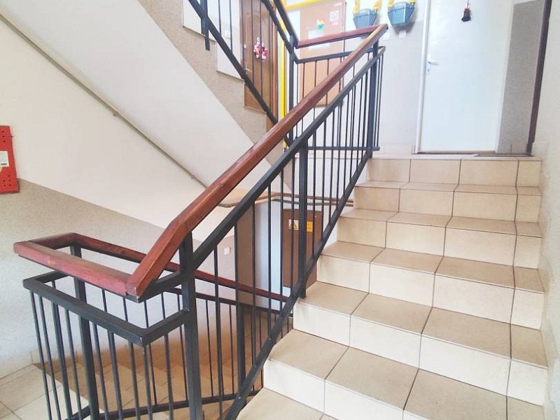 M. SLIVNÍK -3,5 IZBOVÝ BYT S LOGGIOU, 83 M2 + GARÁŽ, ZÁHRADA, PRÍSTR.