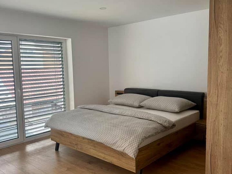 NOVOSTAVBA 2 RODINNÝCH DOMOV, LESNICA, SL