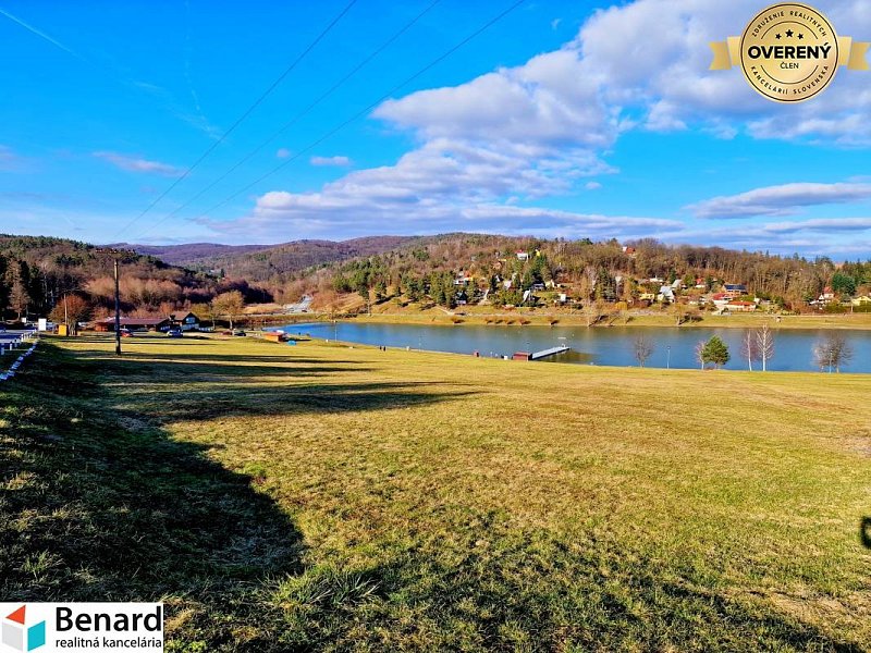 TOP POZEMOK NA PREDAJ,DOMAŠA DOBRÁ, POZEMOK PRI VODE! 2046m2