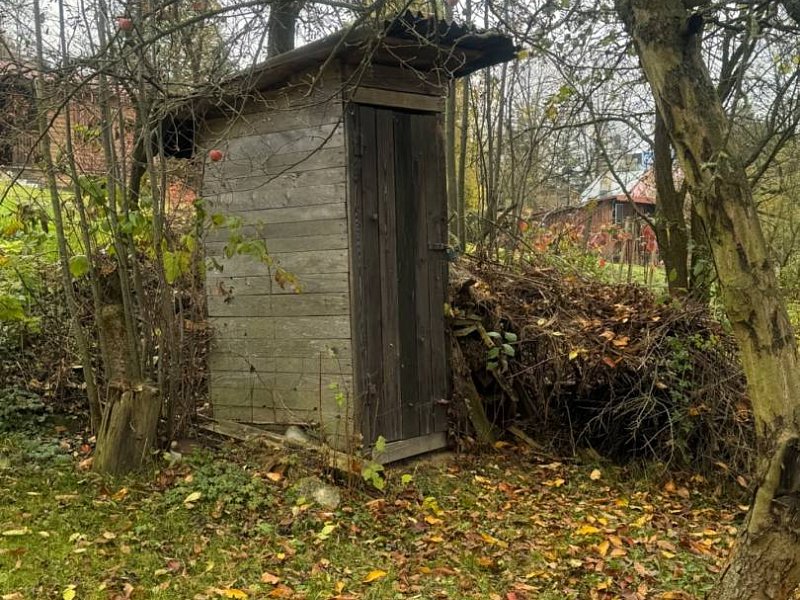 NA PREDAJ ZÁHRADNÁ CHATA S POZEMKOM V STAREJ ĽUBOVNI