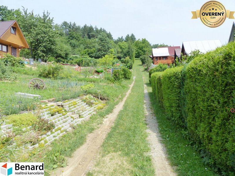 PREŠOV-KANAŠ,ZÁHRADNÁ CHATA NA PREDAJ,POZEMOK 350m2,MHD PREŠOV