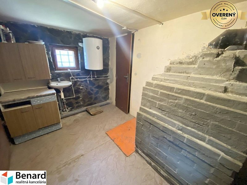 PREŠOV-KANAŠ,ZÁHRADNÁ CHATA NA PREDAJ,POZEMOK 350m2,MHD PREŠOV