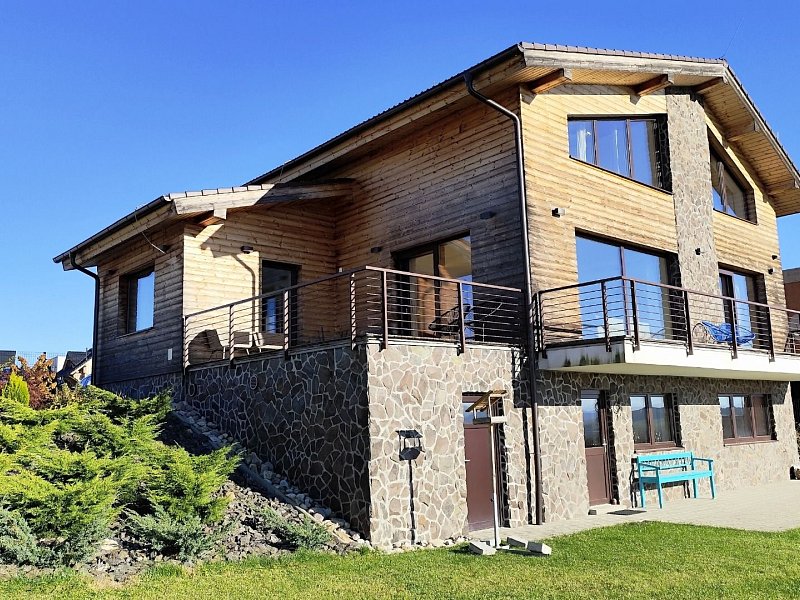 MODERNÝ 5 IZBOVÝ RODINNÝ DOM, KRÁSNY VÝHĽAD, VEĽKÁ LOMNICA;