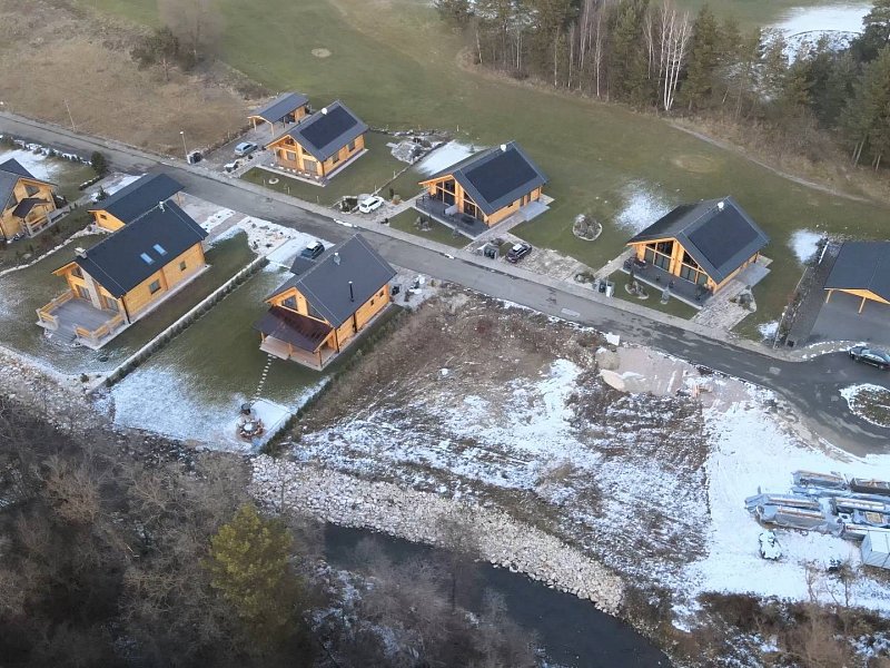 NA PREDAJ rekreačný pozemok so stavebným povolením vo Veľkej Lomnici