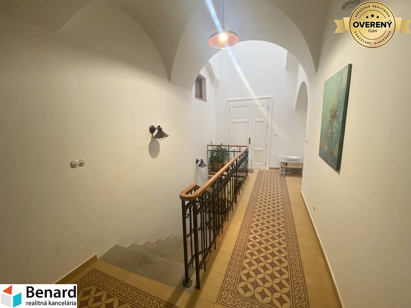 PREŠOV- CENTRUM, NA PRENÁJOM  3 IZB. BYT/KANCELÁRIA, 110m2