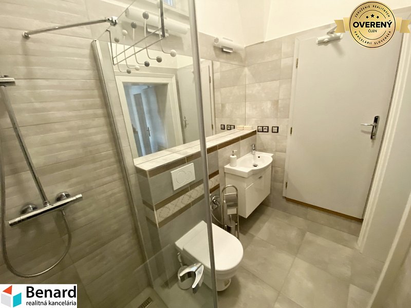 PREŠOV- CENTRUM, NA PRENÁJOM  3 IZB. BYT/KANCELÁRIA, 110m2