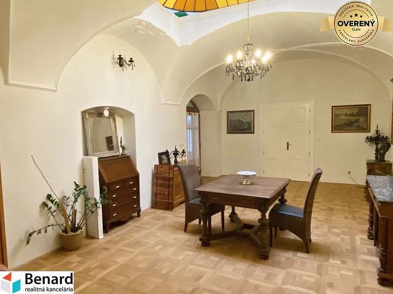 PREŠOV- CENTRUM, NA PRENÁJOM  3 IZB. BYT/KANCELÁRIA, 110m2