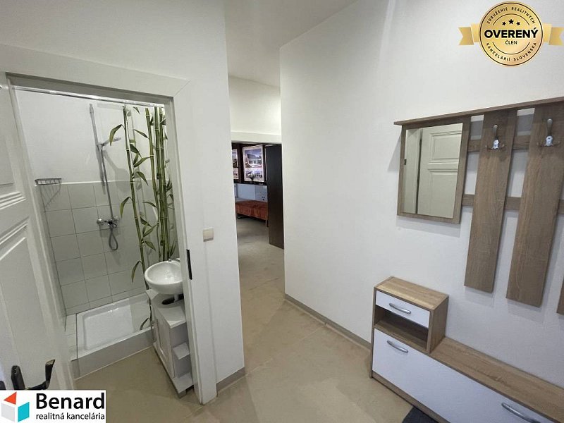 PREŠOV- CENTRUM, NA PRENÁJOM APARTMÁN-KANCELÁRIA,50m2