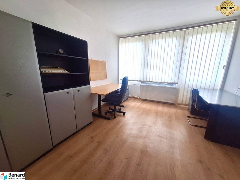 NA PRENÁJOM KANCELÁRSKY PRIESTOR, 40 M2, ŠIRŠIE CENTRUM PREŠOVA