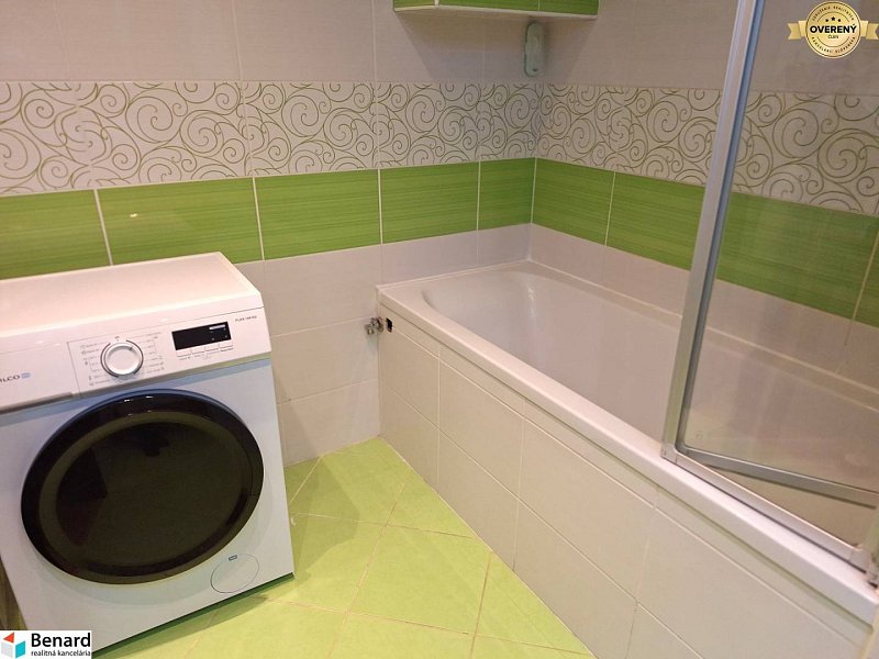 PREDANÝ 3 IZBOVÝ REKONŠTRUOVANÝ BYT, LODŽIA, KOŠICE, SÍDLISKO KVP