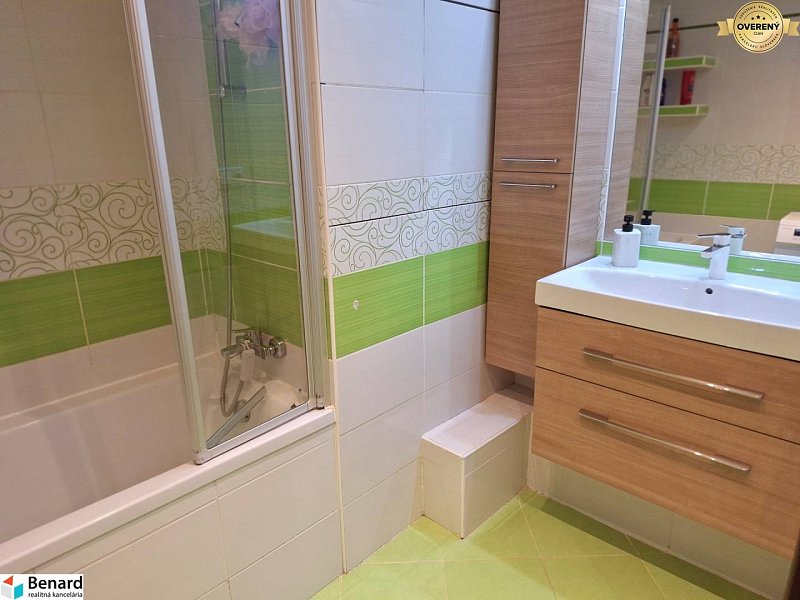 PREDANÝ 3 IZBOVÝ REKONŠTRUOVANÝ BYT, LODŽIA, KOŠICE, SÍDLISKO KVP