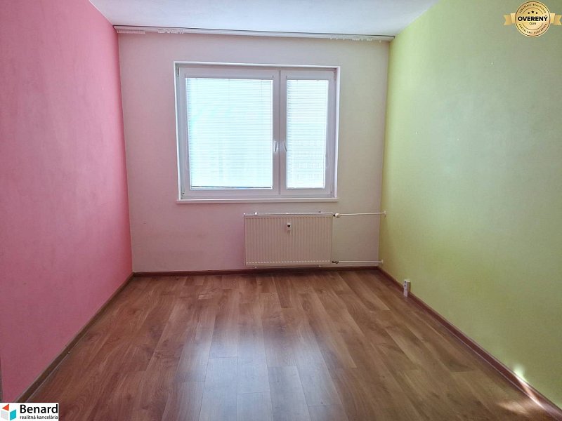 PREDANÝ 3 IZBOVÝ REKONŠTRUOVANÝ BYT, LODŽIA, KOŠICE, SÍDLISKO KVP