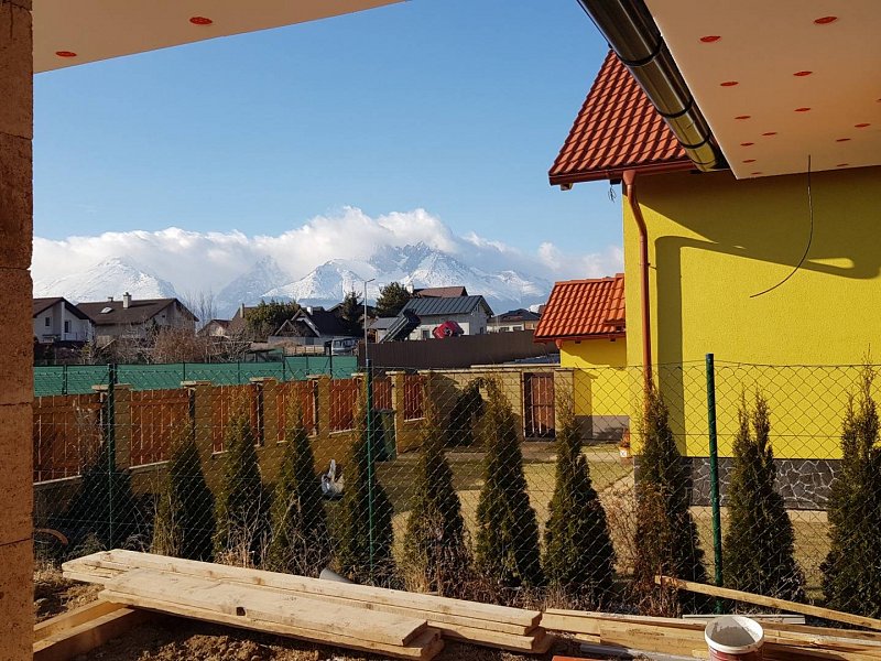 PREDANÉ: NOVOSTAVBA vo Veľkej LomnicI