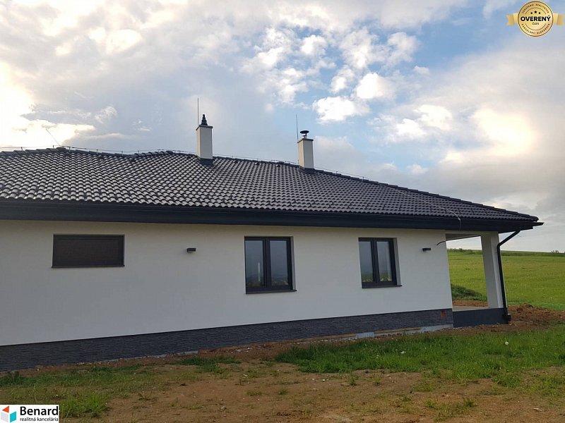 PREDANÉ: NOVOSTAVBA vo Veľkej LomnicI
