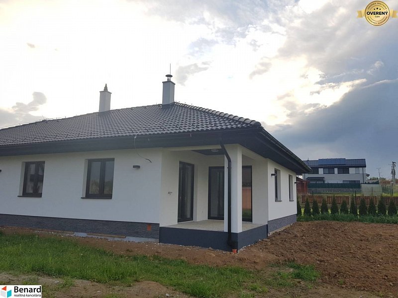 PREDANÉ: NOVOSTAVBA vo Veľkej LomnicI
