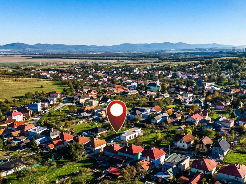 PREDANÉ: Na predaj lukratívny pozemok v Poľove
