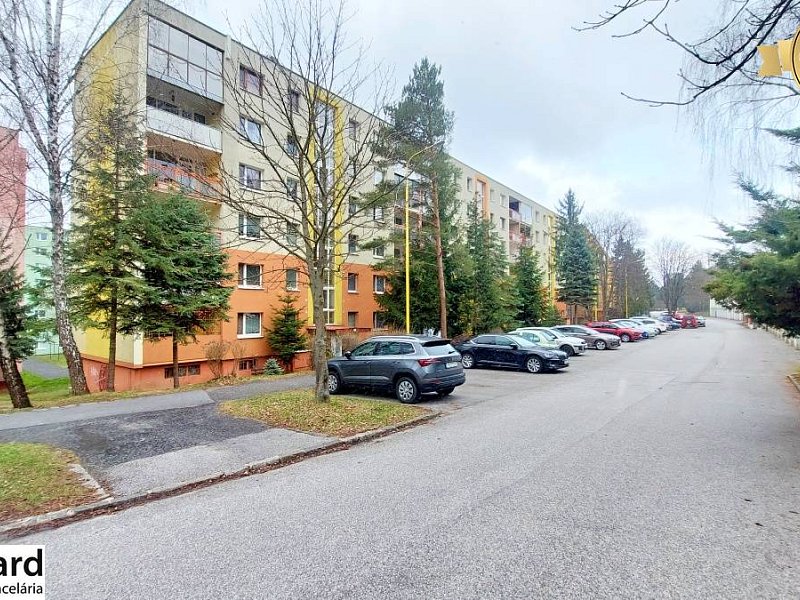 VEĽKÝ 95 m2, 4 IZBOVÝ BYT NA PREDAJ, UL. A. MATUŠKU, PREŠOV. 