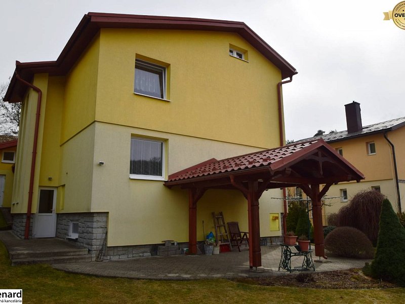 NA PREDAJ 5 IZBOVÝ RODINNÝ DOM, 3 PODLAŽNÝ, POZEMOK 1083m2;