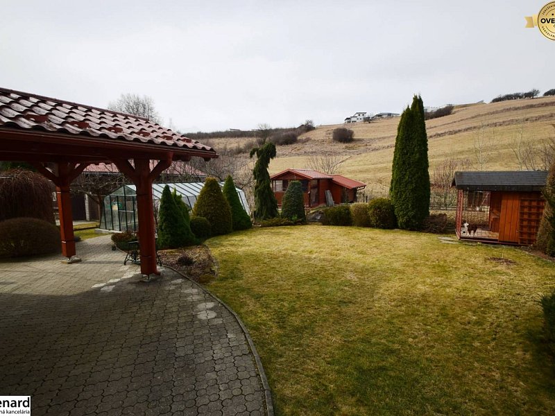 NA PREDAJ 5 IZBOVÝ RODINNÝ DOM, 3 PODLAŽNÝ, POZEMOK 1083m2;