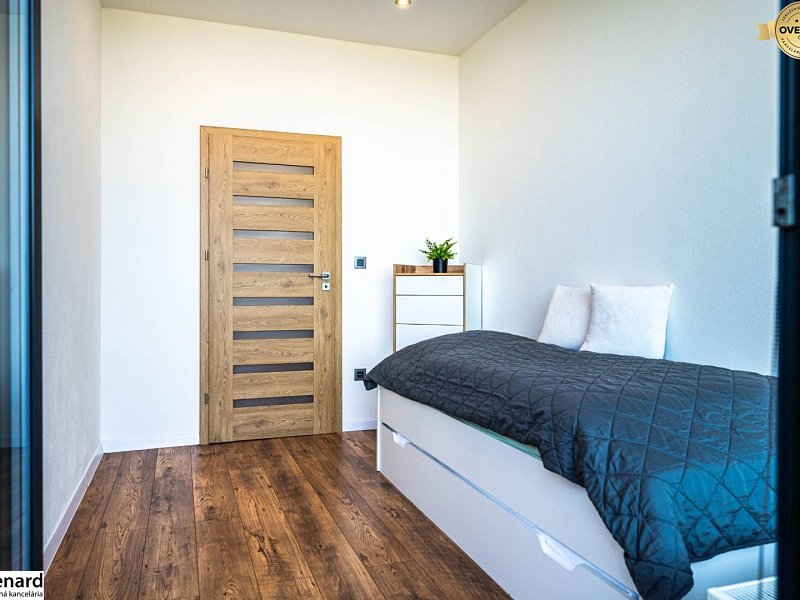 Veľký 3izb. na Zelenéj stráni s 28m²  terasou