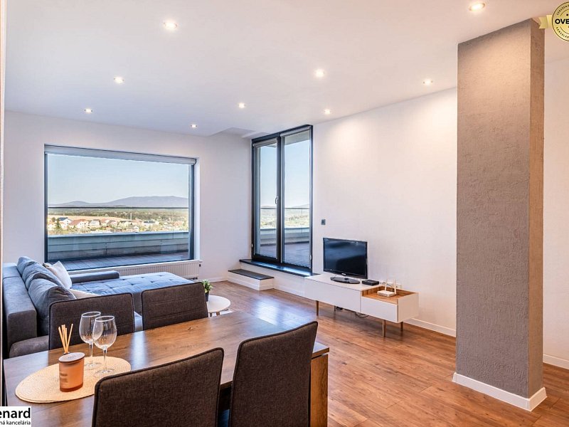 Veľký 3izb. na Zelenéj stráni s 28m²  terasou