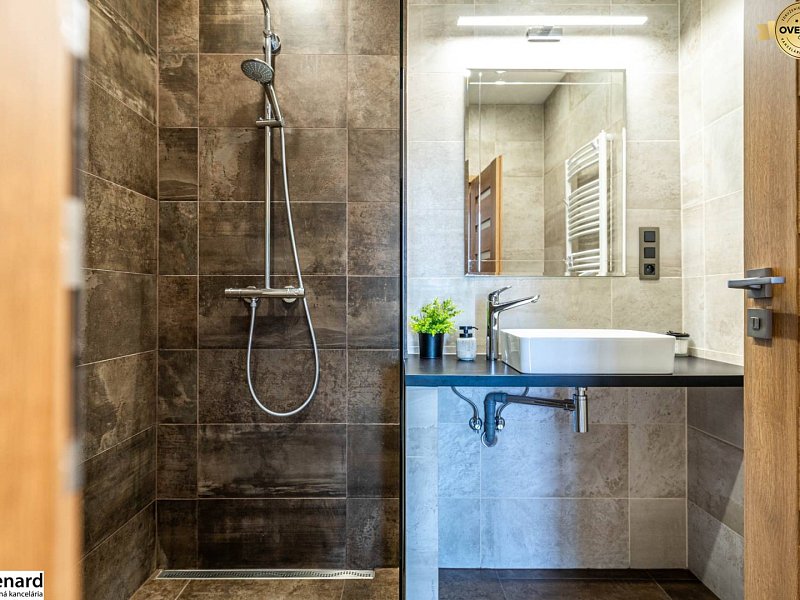 Veľký 3izb. na Zelenéj stráni s 28m²  terasou