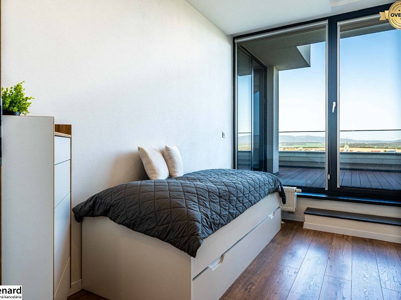 Veľký 3izb. na Zelenéj stráni s 28m²  terasou