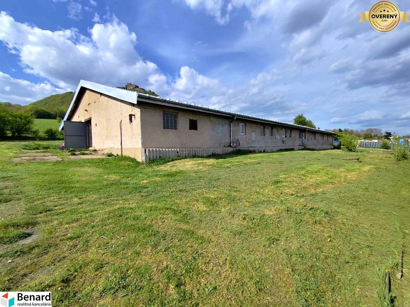 Na predaj MULTIFUNKČNÝ OBJEKT v KAPUŠANOCH, POZEMOK 2649 m2.