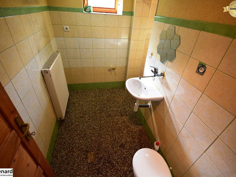 RODINNÝ DOM, 2 PODLAŽNÝ, 6 IZIEB, VEĽKÝ LIPNÍK;