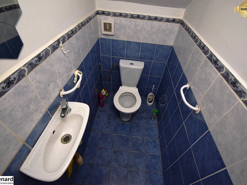 RODINNÝ DOM, 2 PODLAŽNÝ, 6 IZIEB, VEĽKÝ LIPNÍK;