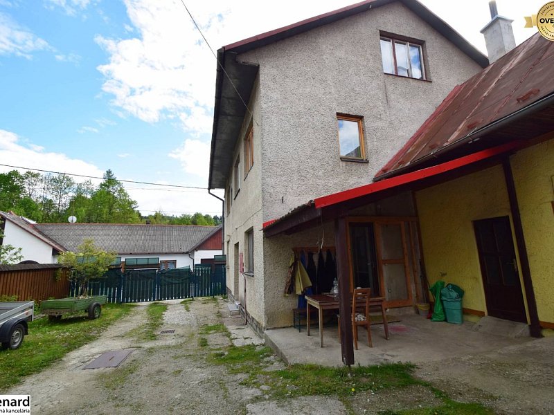 RODINNÝ DOM, 2 PODLAŽNÝ, 6 IZIEB, VEĽKÝ LIPNÍK;