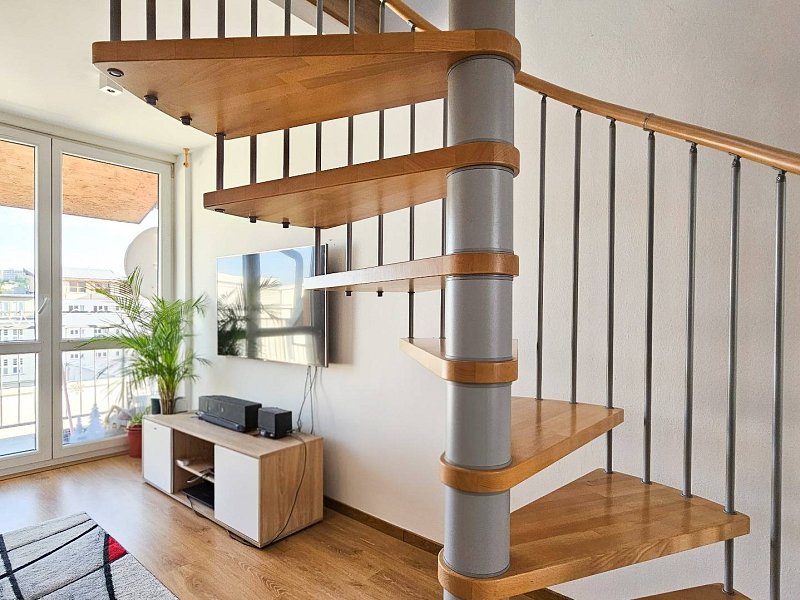 PRENAJATÉ: Na prenájom  4 - izb. mezonet v blízkosti centra