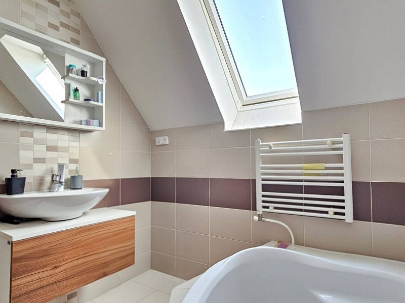 PRENAJATÉ: Na prenájom  4 - izb. mezonet v blízkosti centra