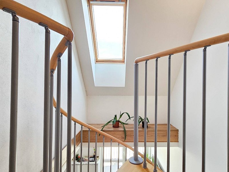 PRENAJATÉ: Na prenájom  4 - izb. mezonet v blízkosti centra