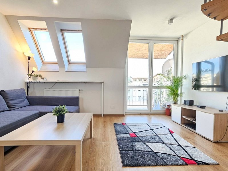 PRENAJATÉ: Na prenájom  4 - izb. mezonet v blízkosti centra