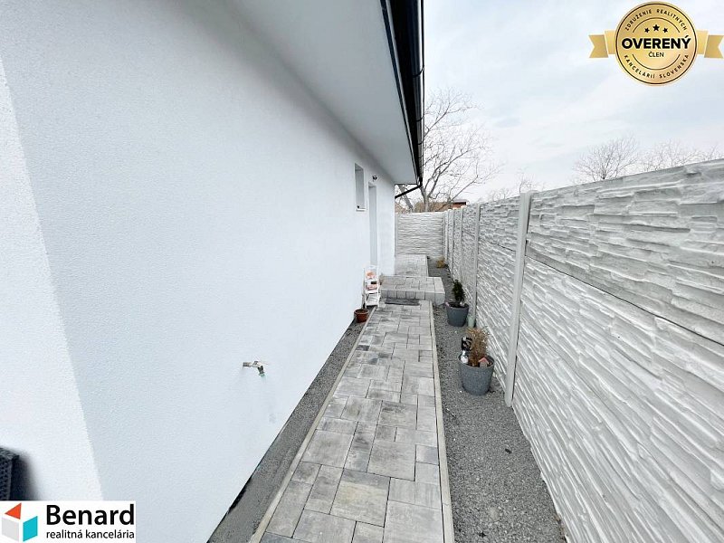 PREŠOV-ÚTULNÝ TEHLOVÝ RD,NIŽNÁ ŠEBASTOVÁ, ul.SLANSKÁ, MHD PREŠOV