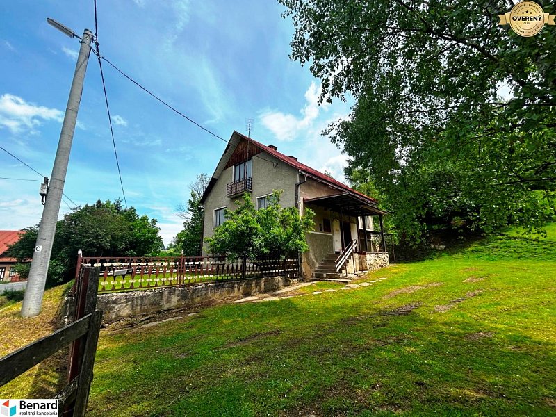 STARŠÍ RODINNÝ DOM, POZEMOK 2476 m2, PREDANÉ;