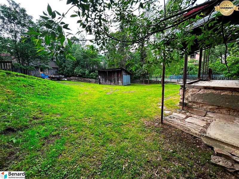STARŠÍ RODINNÝ DOM, POZEMOK 2476 m2, PREDANÉ;