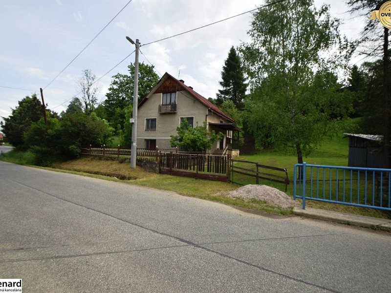 STARŠÍ RODINNÝ DOM, POZEMOK 2476 m2, PREDANÉ;