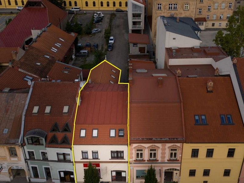 NA PREDAJ BUDOVA na ul. SLOVENSKÁ s prenajatými PRIESTORMI.  