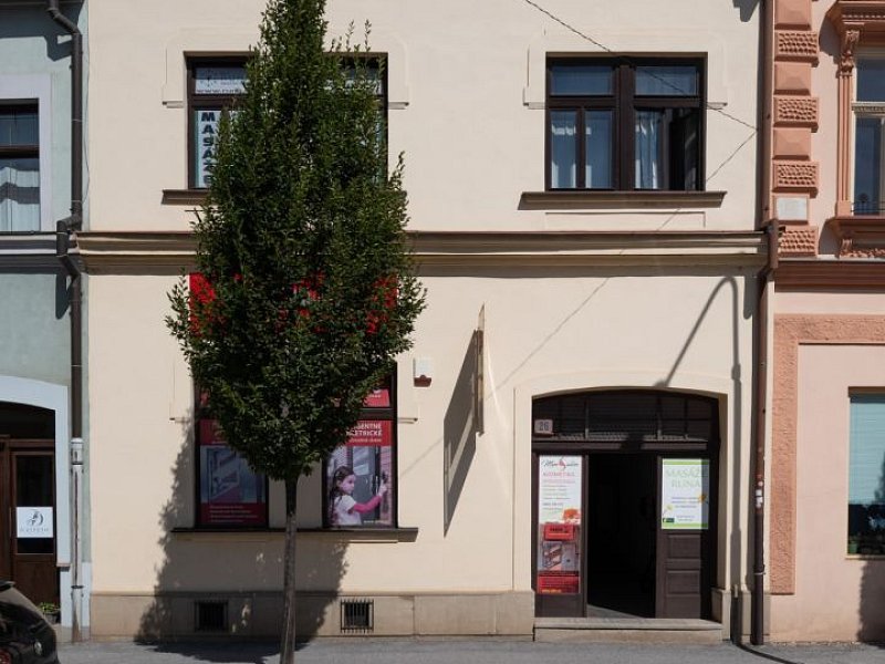 NA PREDAJ BUDOVA na ul. SLOVENSKÁ s prenajatými PRIESTORMI.