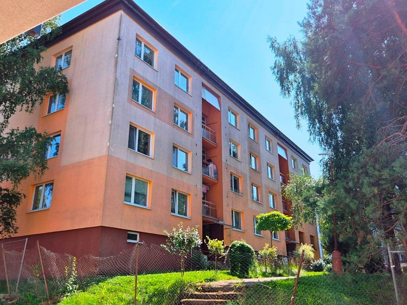 2 IZBOVÝ BYT S KUMBÁLOM, 3/3 POSCH., 62m2;