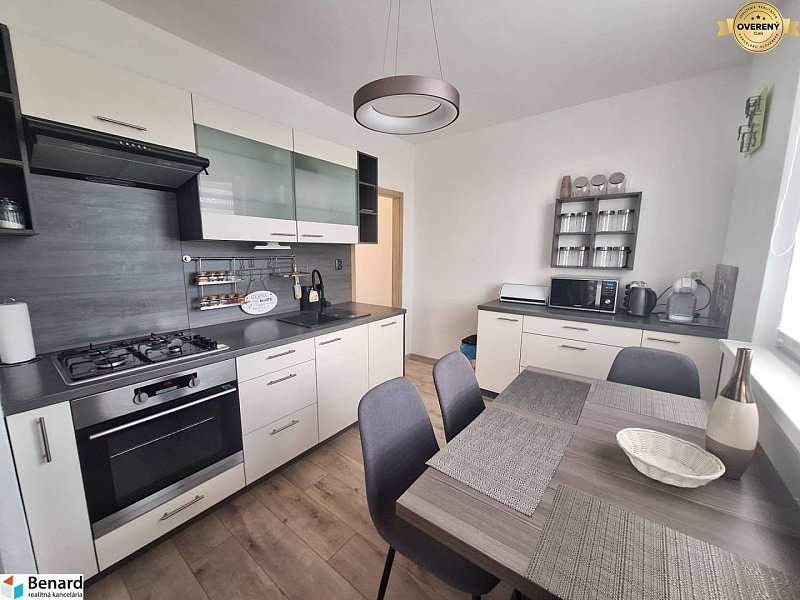 PRENAJATÝ NOVOREKOŠTRUOVANÝ 3 IZBOVÝ BYT, PREŠOV,SÍDL. III
