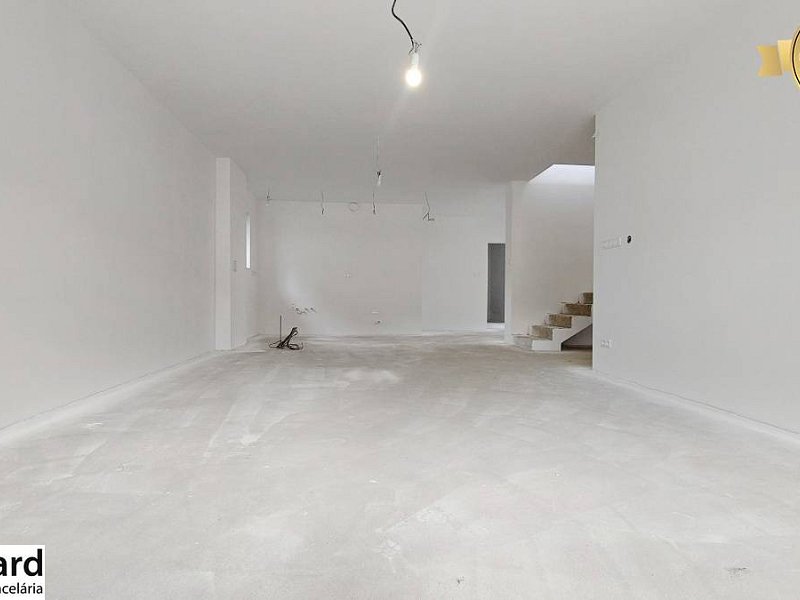 MODERNÝ 5 IZB.RODINNÝ DOM, CENTRUM POPRADU, s POZEMKOM 546 m2