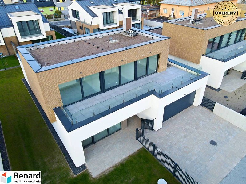 MODERNÝ 5 IZB.RODINNÝ DOM, CENTRUM POPRADU, s POZEMKOM 546 m2