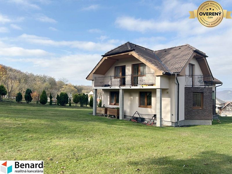 5- IZBOVÝ RODINNÝ DOM ,1354 m2, OKRUŽNÁ, OKR.PREŠOV