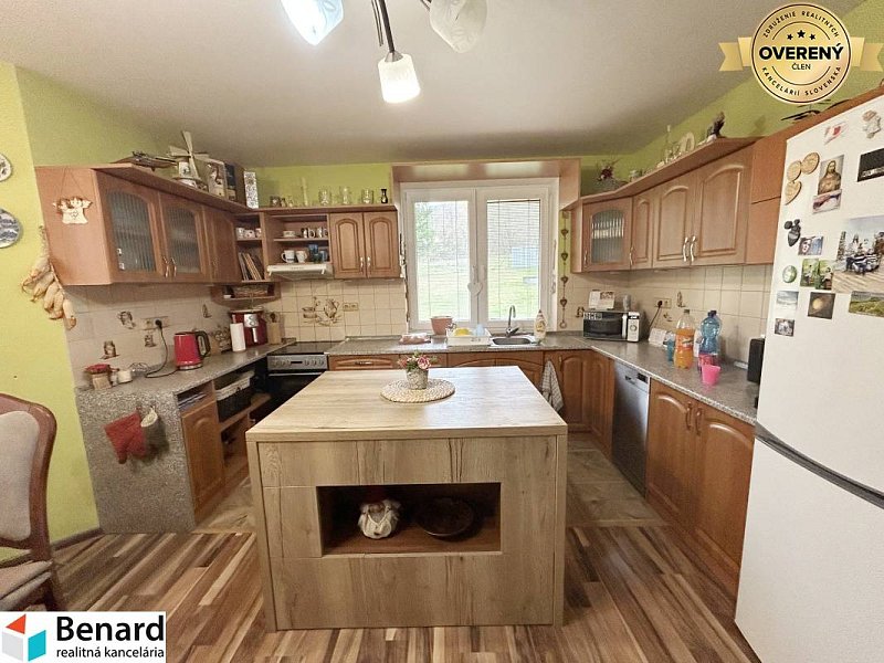 5- IZBOVÝ RODINNÝ DOM ,1354 m2, OKRUŽNÁ, OKR.PREŠOV