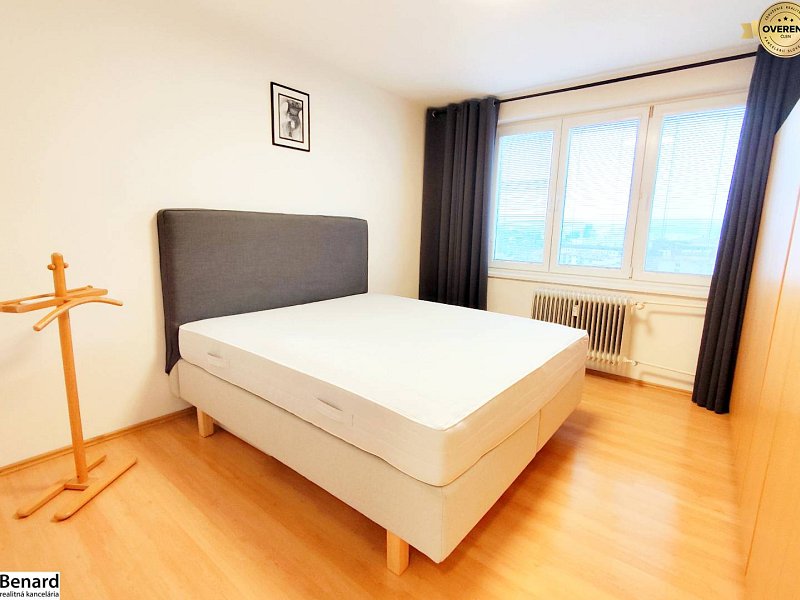 3 IZBOVÝ BYT, 74 M2+LOGGIA, JUŽNÁ TRIEDA, KOŠICE