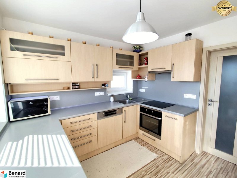 LIPANY, 2 PODLAŽNÝ RODINNÝ DOM S GARÁŽOU, 644 M2, UL. ROVINKY