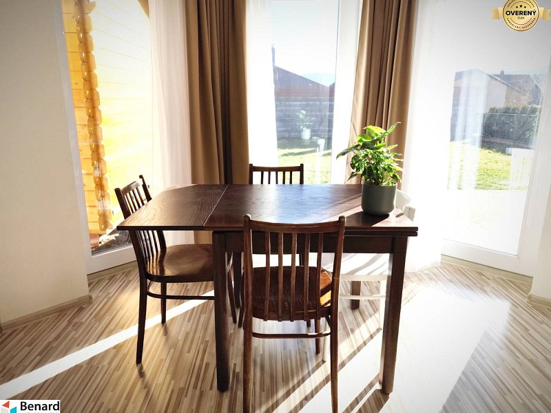 LIPANY, 2 PODLAŽNÝ RODINNÝ DOM S GARÁŽOU, 644 M2, UL. ROVINKY